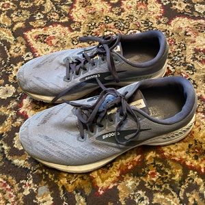 Men’s Brooks Size 9 Guiderails Ravenna Shoes